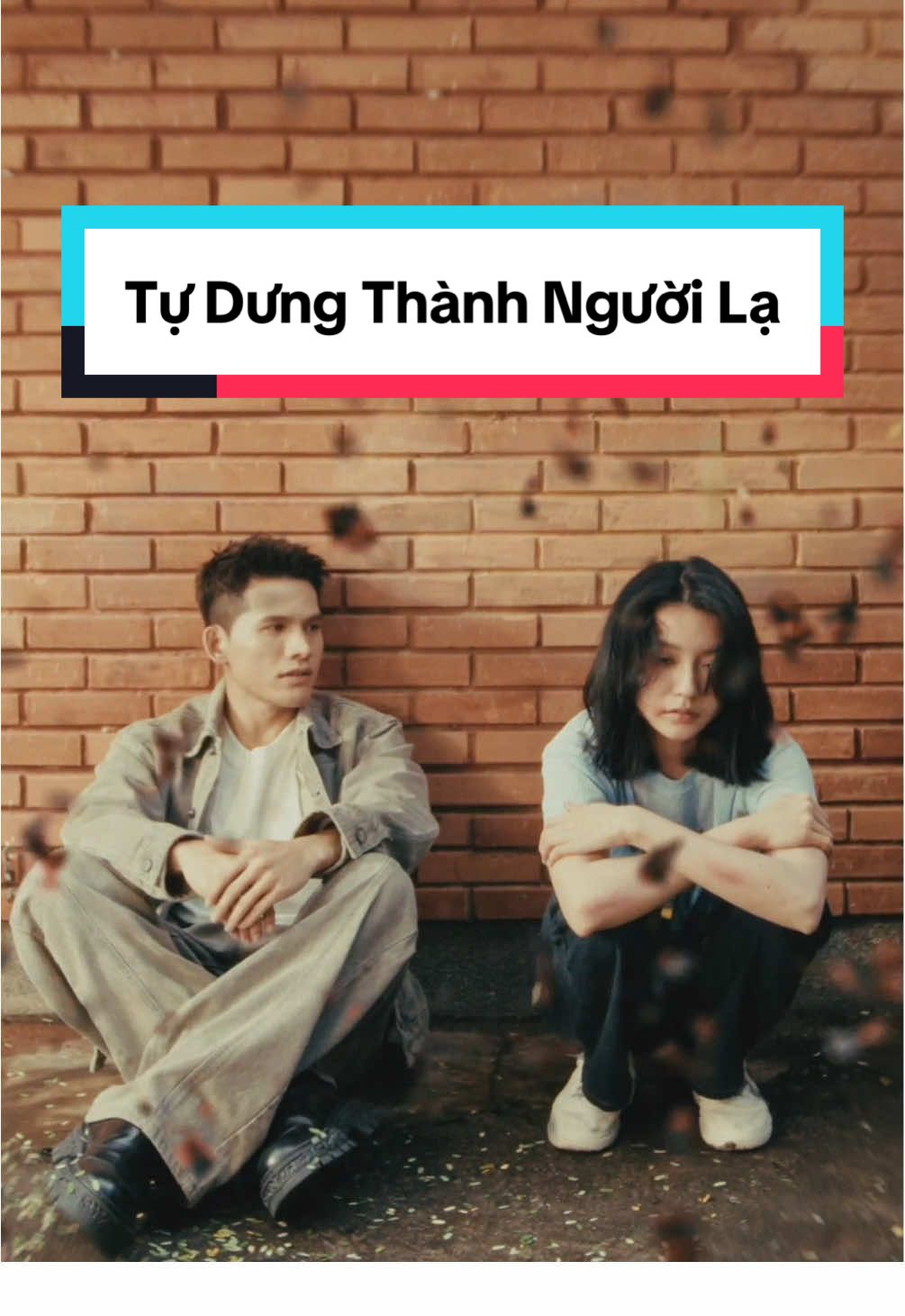 Mọi người đã xem MV Tự Dưng Thành Người Lạ của Thiên chưaaaa. Comment cảm nhận của mọi người cho Thiên biết với nhé 🥰 #TuDungThanhNguoiLa #TDTNL #QuocThien