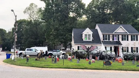 #halloween #12ftskeleton #skeleton #housedecor #fyp 