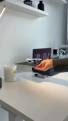 Plan with me - first thing I do in the morning to ensure productivity. Do you also plan everyday or weekly? Or not at all…? #plantok #planning #studytok #planneraddict #asmr 