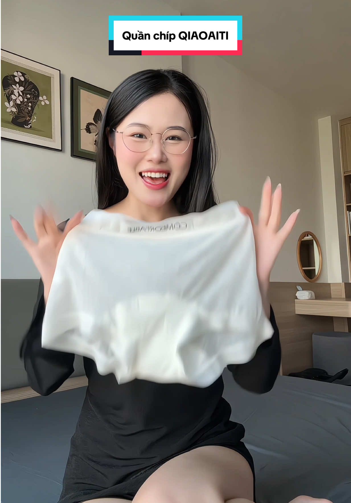 Em quần này siu xịn lun. Chị em cứ mua combo về thay 1 thể nha #quanchipren #qiaoaiti #linhlanlan 