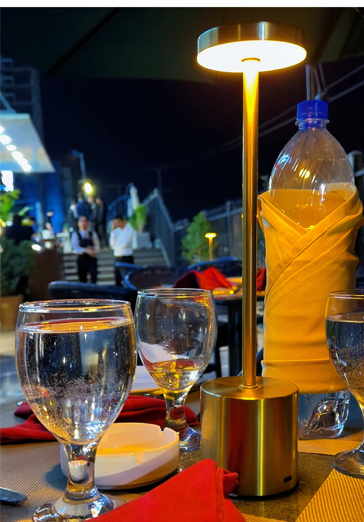 Sometimes even the busiest places can’t hide the loneliness inside… 💔🍽️ #ISBGuy #IslamabadNights #SadVibes #IslamabadDiaries #BrokenSouls 