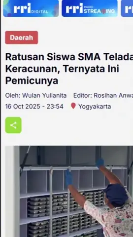 Gubernur DIY, Sri Sultan Hamengku Buwono X, menilai kasus keracunan MBG yang menimpa ratusan siswa SMA Negeri 1 Yogyakarta, perlu evaluasi menyeluruh. Evalasi ini diutamakan dalam hal kesiapan dapur dan kapasitas penyedia makanan. Menurut Sri Sultan, persoalan utama bukan pada programnya, melainkan pada proses pelaksanaannya. Pengolahan makanan yang tidak mempertimbangkan kemampuan sumber daya dan fasilitas, menjadi masalah yang serius. “Ya saya kan sudah mengatakan pokoknya ya gimana kalau mau bikin 3000 porsi ya nggak bisa toh ya kan. Kan biasanya masak cuma 50 porsi terus telung ewu ya kan dengan dapur tradisional itu suruh masak 3000 itu jam piro le arep tangi?” ujar Sri Sultan pada Jumat (17/10) di Kompleks Kepatihan, Yogyakarta. Sri Sultan menjelaskan, pengelolaan bahan makanan dalam jumlah besar membutuhkan sistem penyimpanan dan peralatan yang memadai. Tanpa hal itu, risiko makanan rusak dan berpotensi menyebabkan keracunan sangat besar. “Ya kan ya mestinya kalau ayam dan daging sapi kalau dimasak besok ya paling lambat sore ini beli. Tapi kalau didiamkan saja dengan 3000 porsi punya freezer besar? Punya gudang? Lah kalau nggak dikasihkan freezer kan ya sudah biru, digoreng yo mesti mabuk,” tegas Sri Sultan. Sri Sultan menilai, masih banyak pelaksana di lapangan yang belum memahami risiko teknis dalam produksi makanan massal. Karena itu, ia menekankan pentingnya evaluasi menyeluruh terhadap sistem dan pelaksana program. “Tapi kan hal-hal seperti itu kalau tidak dipahami mereka yang berada di dapur sampai kapanpun yang keracunan masih ada. Berarti perlu evaluasi secara menyeluruh,” ujar Sri Sultan. Selain faktor teknis, Sri Sultan juga menyinggung soal efisiensi dan pembagian kerja dalam dapur besar. Menurutnya, jumlah tenaga masak perlu disesuaikan dengan jumlah porsi agar kualitas makanan tetap terjaga. 📽 @humasjogja #mbg #info #news #jogja #yogyakarta 