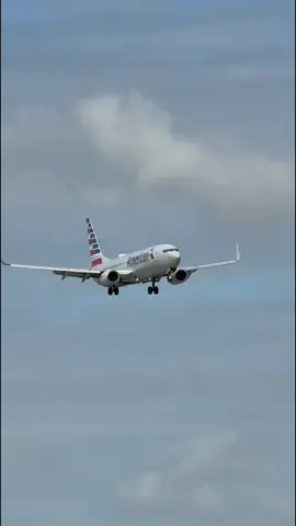 ATERRIZAJE BOEING 737 AMERICAN AIRLINES #airport #aviation #aviones #aterrizaje 