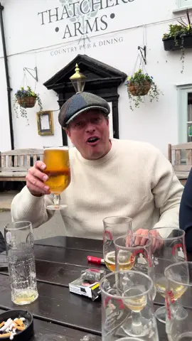 HAPPY FRIDAY you lovely lovely people! It’s okay to say you’re struggling but never stop believing in yourself. You are ten times stronger than you can ever imagine. Just keep on putting one foot infront of the other. It’s been a long and hard week but we are enjoying a lonely pint of the golden nectar with good friends at our local pint. Sending love to you and your families. And enjoy the weekend. Bosh❤️🍺