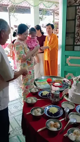 Mừng thôi nôi con gái của Ba.cả nhà yêu con.cảm ơn con gì đã là con của Ba.🥰🥰chúc con gái của Ba tất cả...