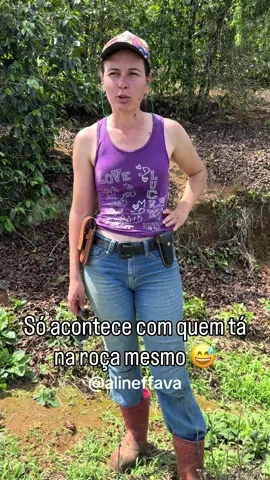 Tomei foi duas de marimbondo 😅 #vidanaroça #mulherrural #roça #trabalhorural #forçadamulher 