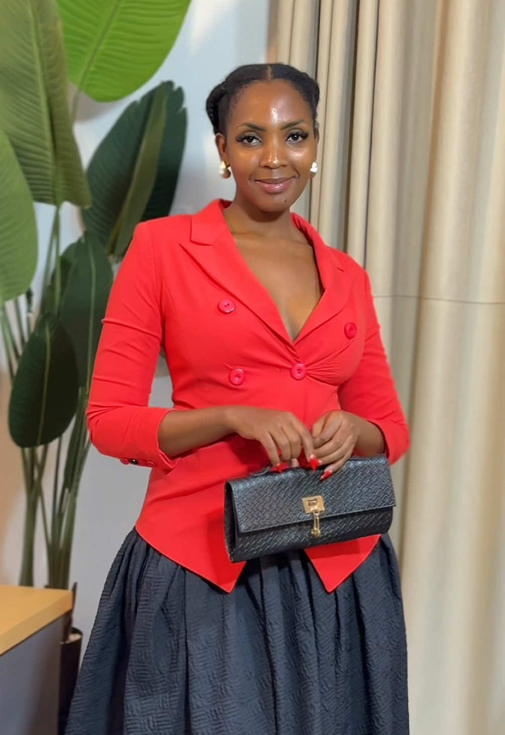 Every cloth in the video is from @THRIFTEDBYPAULA✨  #thrifted #fashion #fashiontiktok #officeoutfit #secondhand 