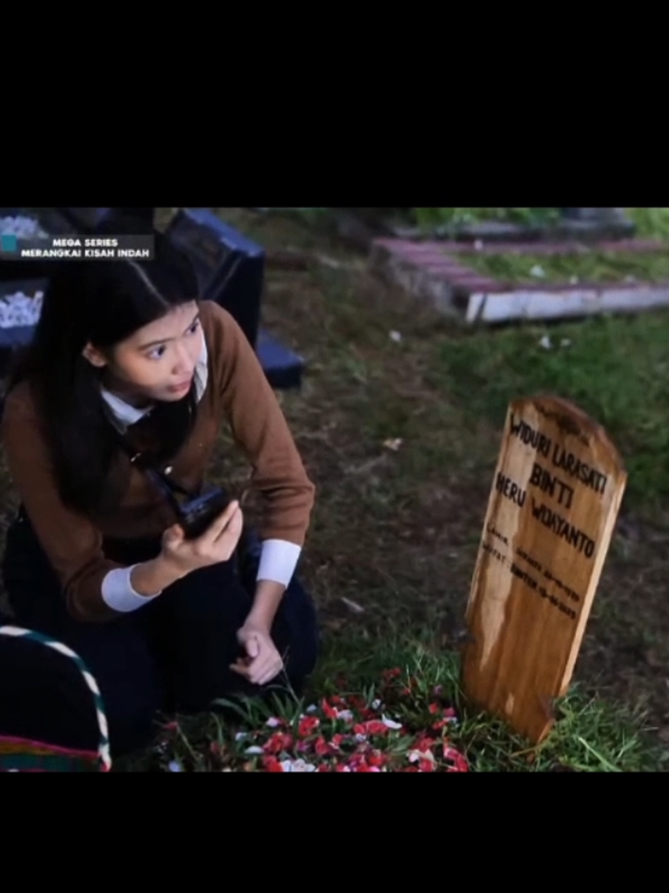 gumuss bgt curhat sama ibu kalo di kasih hp mas kenzo 😣🤏 mas kenzo sering ngeselin tapi mas kenzo juga yang selalu ada buat mutiara bu 🙈🤏  #radenrakhadpp #basmalahgralind #lewatberanda #fypviralシ #xybca 