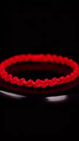 Red string = luck + love + protection 🔥 Here’s how to make your own Feng Shui red bracelet — full of good vibes ✨#fengshuilifestyle #ChineseKnot #LuckyCharm #DIYCraft #HandmadeCraft 