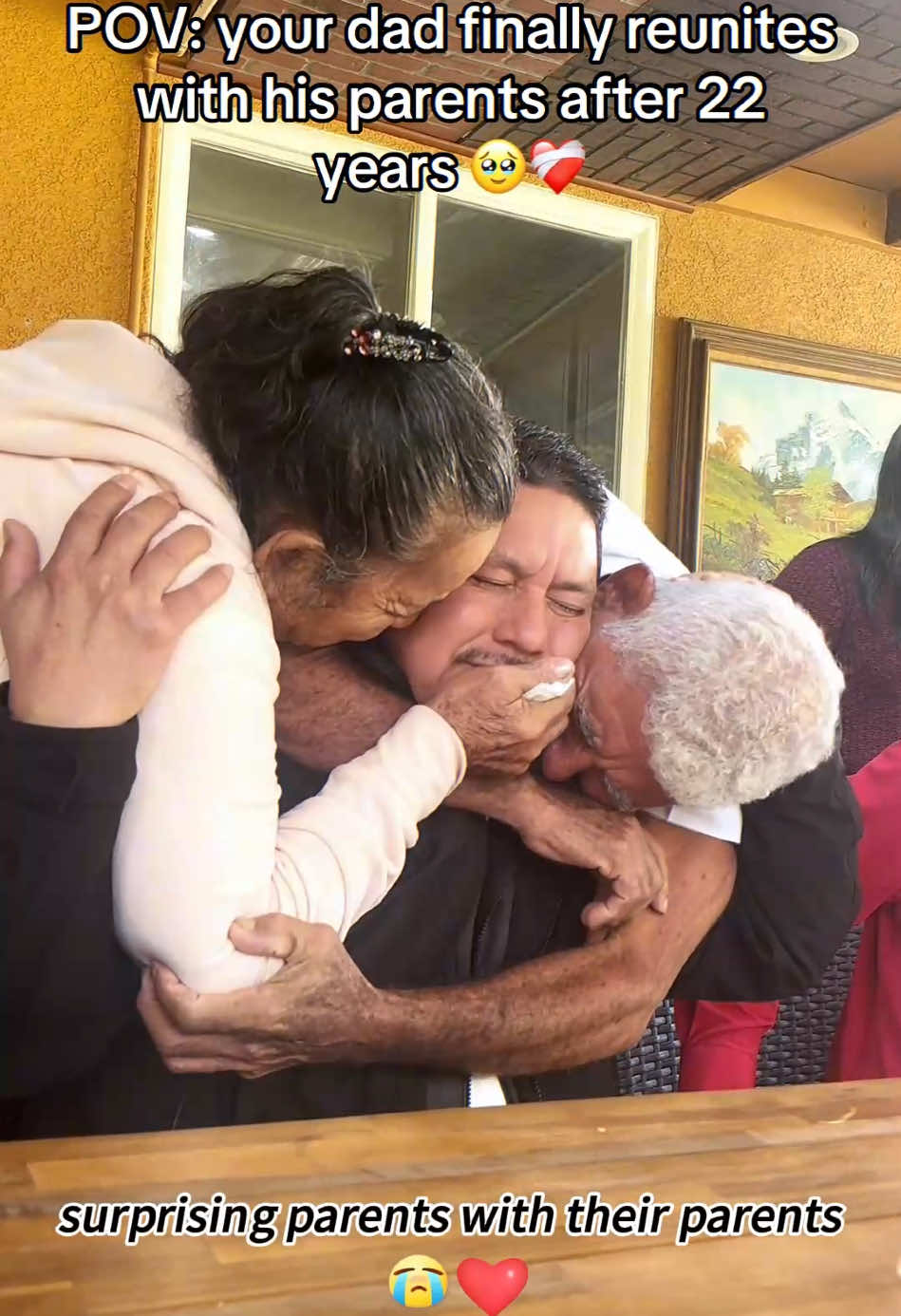 surprising parents with their parents 😭💖#FamilyReunion #SurpriseVisit #EmotionalMoment #Grandparents #FYP 