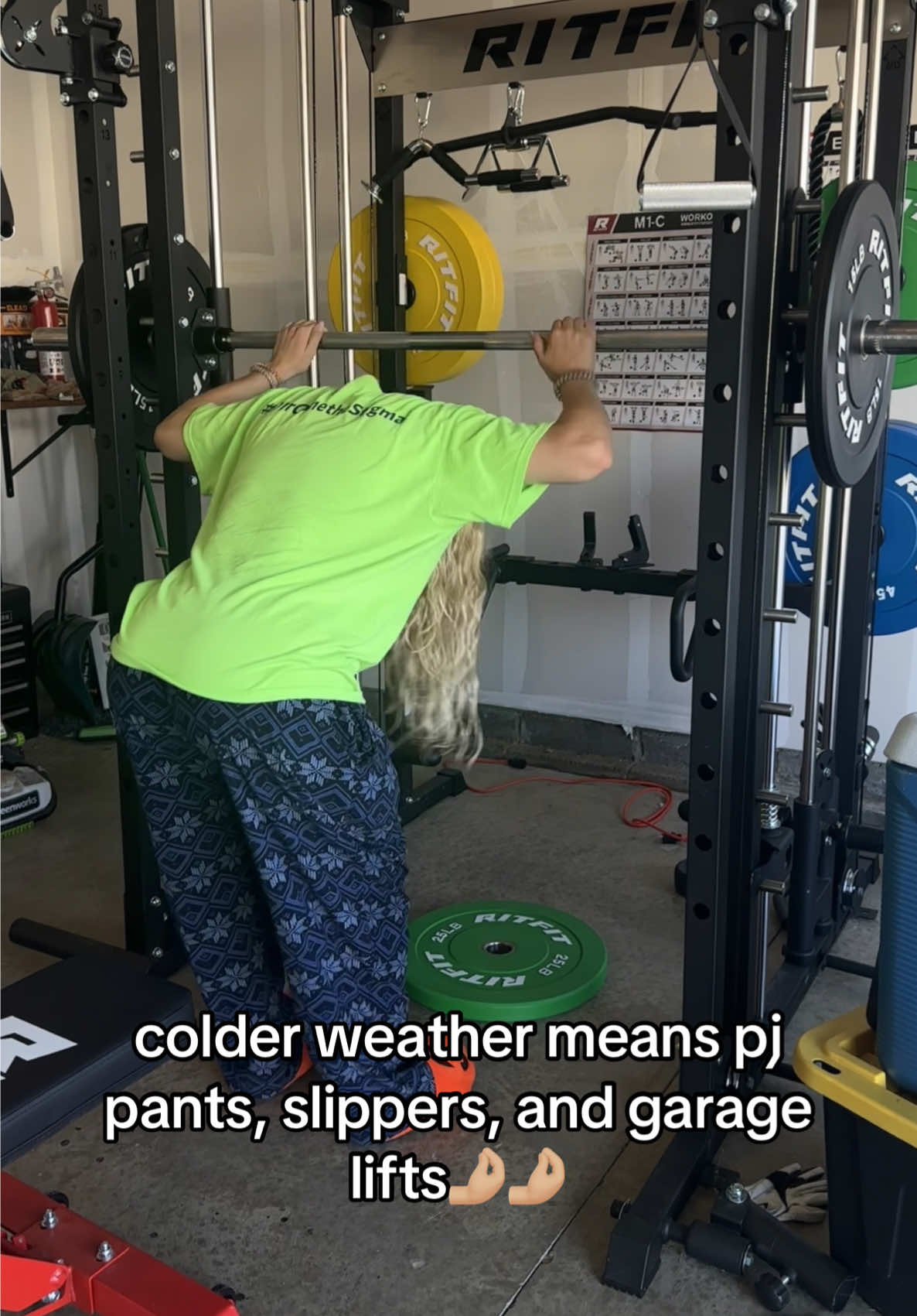 the day it goes below 70 degrees i pull out this fire outfit🙏🏼🙏🏼 #GymTok #winterfashion 