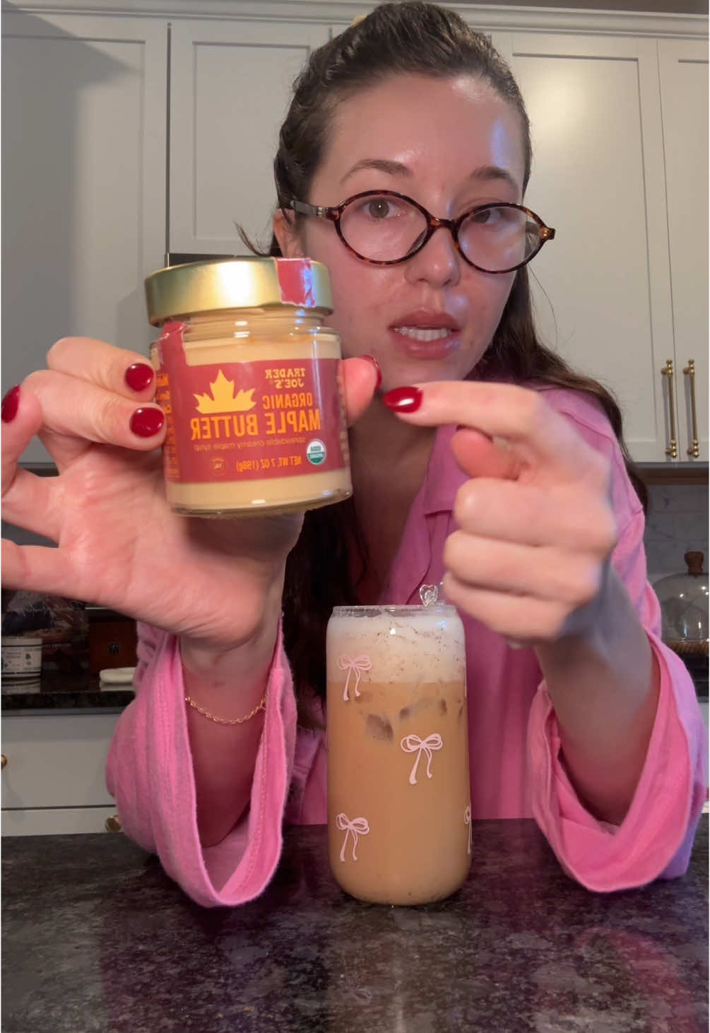 How to make a iced maple brown sugar latte at home! @Lavazza Coffee Spot #coffee #latterecipe #coffeerecipe #coffeeathome #coffeetok #coffeeinspo #icedcoffeerecipe #maplelatte #fallcoffee #traderjoesmusthaves 