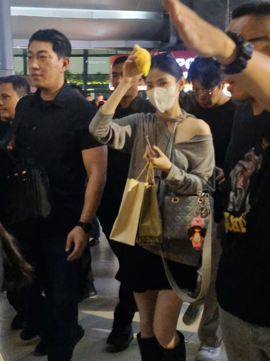Han so hee At internasional soekarna hatta || 171025 #hansohee #fyp 