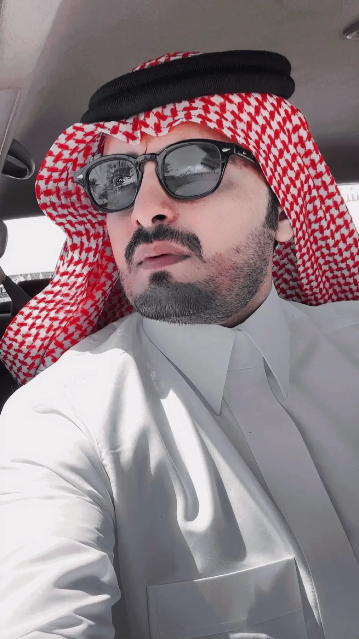 ‎لا غاب نور القمر عانو بياض النجوم ‎       تسلوا بها لين الله يجيب القمر ‎   يمكن تفي بالغرض و الا تسد اللزوم ‎         و ان كان ماسدته فـ الله والي الامر ‎     مامعكم إلا الصبر حتى القيامة تقوم ‎           تصبروا و اصبروا ما معكم الا الصبر #اكسبلور  #الرياض #نجران #شعر