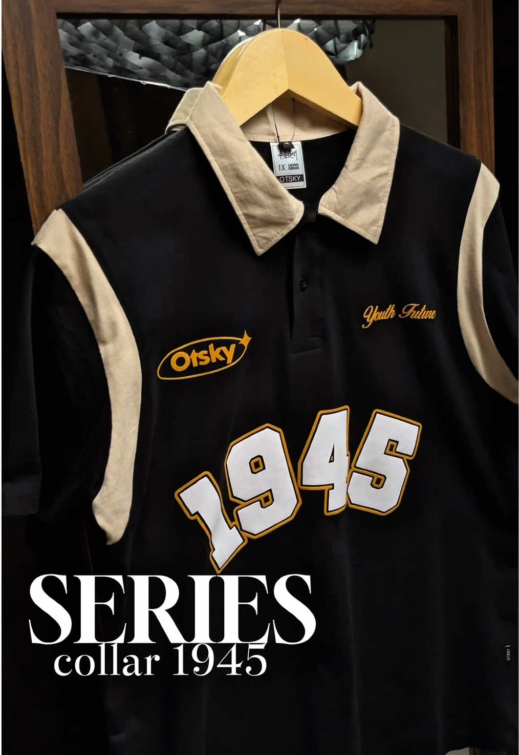 Polo shirt Collar 1945 ini bukan sekedar kaos berkerah biasa.  yang di desain dengan Cuttingan Oversize dan bahan Cotton terbaik😎 Tunjukan semangat muda dengan gaya otentikmu. klik keranjang kuning di bawah sebelum kehabisan‼️👇🏻 #oversize #localbrand #poloshirt #fyp #viral 