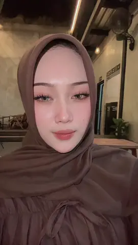 lips,soflens, lashes ada diatas👆🏻