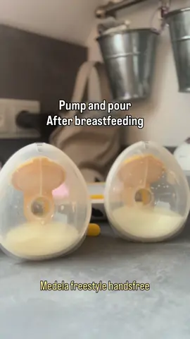 I totally forgot to put the flanges in the collection cups… no wonder it was hurting a bit 😅 #pumpingmom #medelapump #medela #pumpandpour #breastfeeding @Medela 
