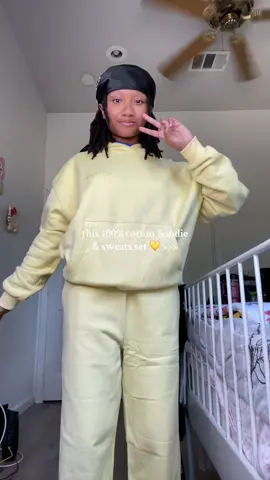 and the color? 😩💛 @saintmaxime.co #saintmaxime #hoodie #fyp #foryou #hoodieseason 