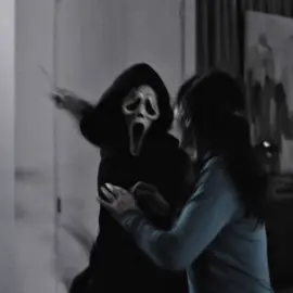 LOVES IT                                             #ghostface #ghostfaceedit #scream #screamedit #viral 