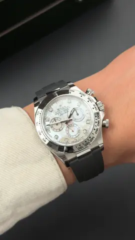 Cosmograph Daytona 40 M116509-0064 ✨ The dial is inlaid with delicately transformed white mussels, dotted with sparkling diamonds — every detail exudes top-notch luxury and attraction. A timeless symbol, where speed meets sophistication, and every moment becomes the manifesto of style.  #lucyluxury #luxury #luxurywatches #watch #lcluxury 