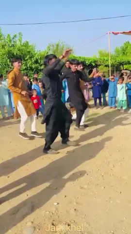 #khattakdance  #foryou  #folow  #viral  #sarkaikamal 