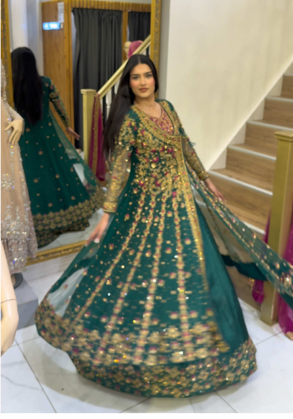 BEST AMAZING MOST BEAUTIFUL MEHENDI ANARKALI STYLE OUTFIT BY 7AATRANG BRIDAL👀🤌🏻❤️#7aatrang #million #fyp #capcut #viral 