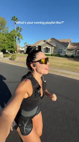 THIS 🫱🏽‍🫲🏾🕊️ Happy Friday!! Who has a long run this weekend? 