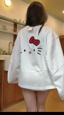 Áo thun boxy tay dài cá tính họa tiết hoạt hình trẻ trung năng động vải cotton co giãn thoáng mát #aothunboxy #aothunnu #aothundaitay #thoitrangnu #xuhuong 