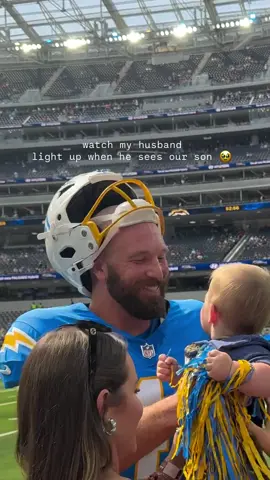 I just love them #family #nflfamily 