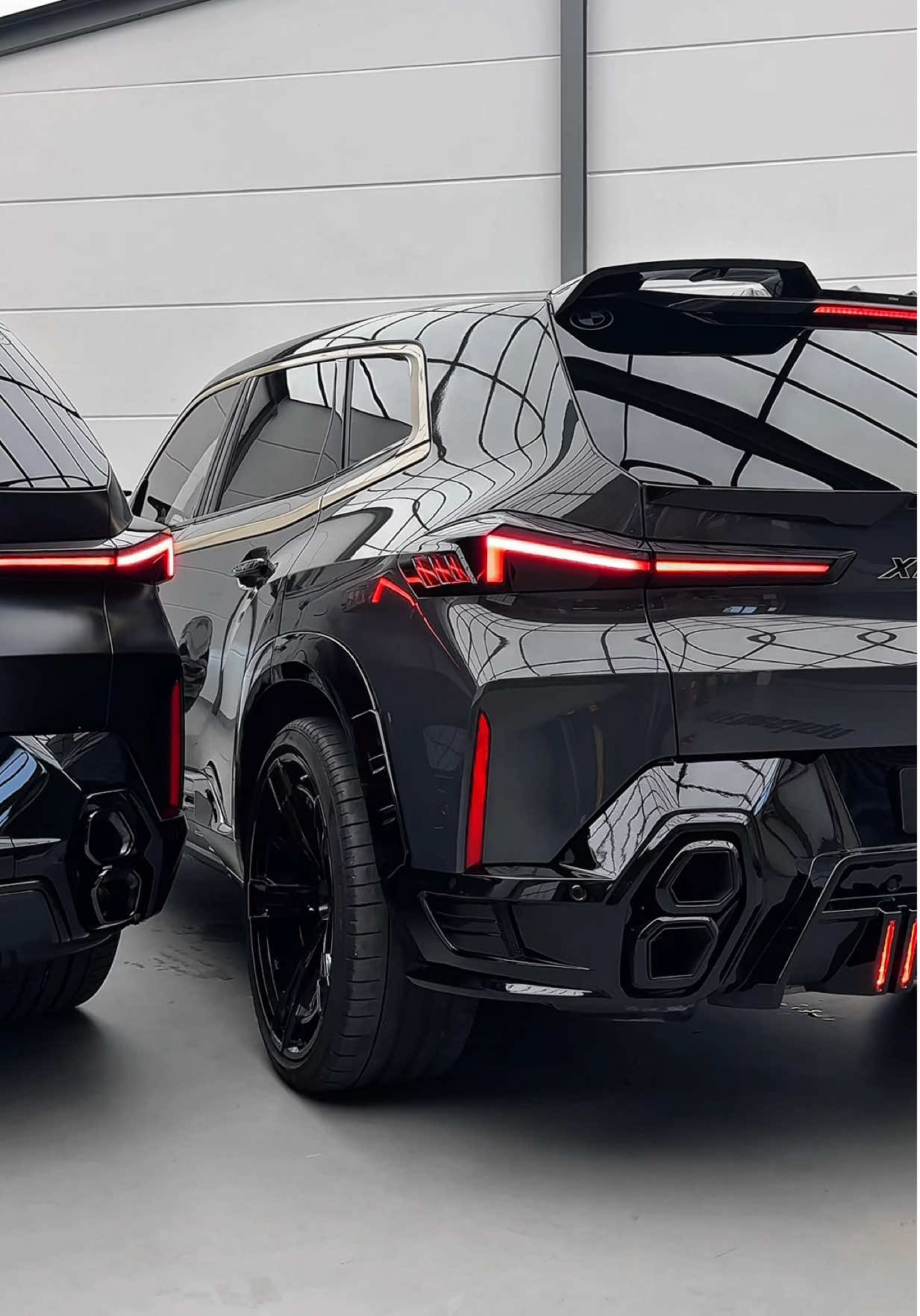 BMW XM LARTE or STOCK?  #bmwxm #bmwclub #xm #luxurysuv #lartedesign 