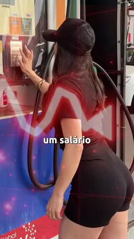 Ela é frentista de dia e de noite 😈😈