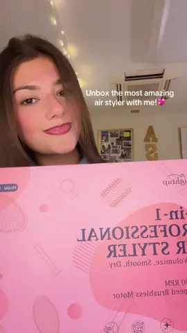 Stay tuned to see how i style my hair! Includes 5 different attachments, hair clips, a protecting glove, a brush for cleaning, and a bag for storage! Everything you need in one! Click the link to shop🩷@Brightup #brightup #airstyler #hairproductsyouneed #ad 