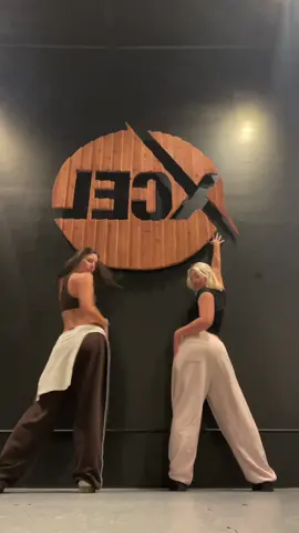 💪🏼💪🏼🫴🏼🫴🏼💪🏼💪🏼 || a lil dancey by us @Megan Ulatowski 