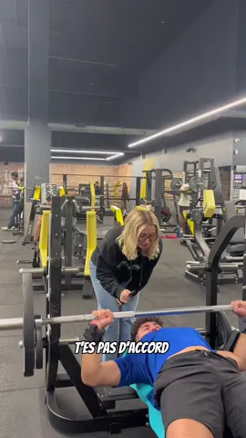 Rejoins la team Fitness Park !  Ici, c'est plus qu'une salle de sport🔥 Et en ce moment, on a une offre qui fait la diff Pour toute inscription avec engagement, ajoute 1€ de plus et repars avec ta paire de chaussettes collector 🧦 #fitnesspark #musculation #carcassonne #offre #club 