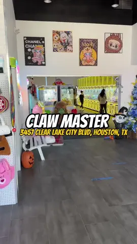 Check out @BearBit ClawMaster 🔥 Fun place to take your kids for a fun putting out!  #clawmachines #houston 