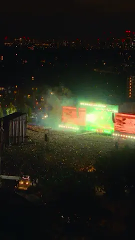 Starburster. Live from Finsbury Park. #fontainesdc 