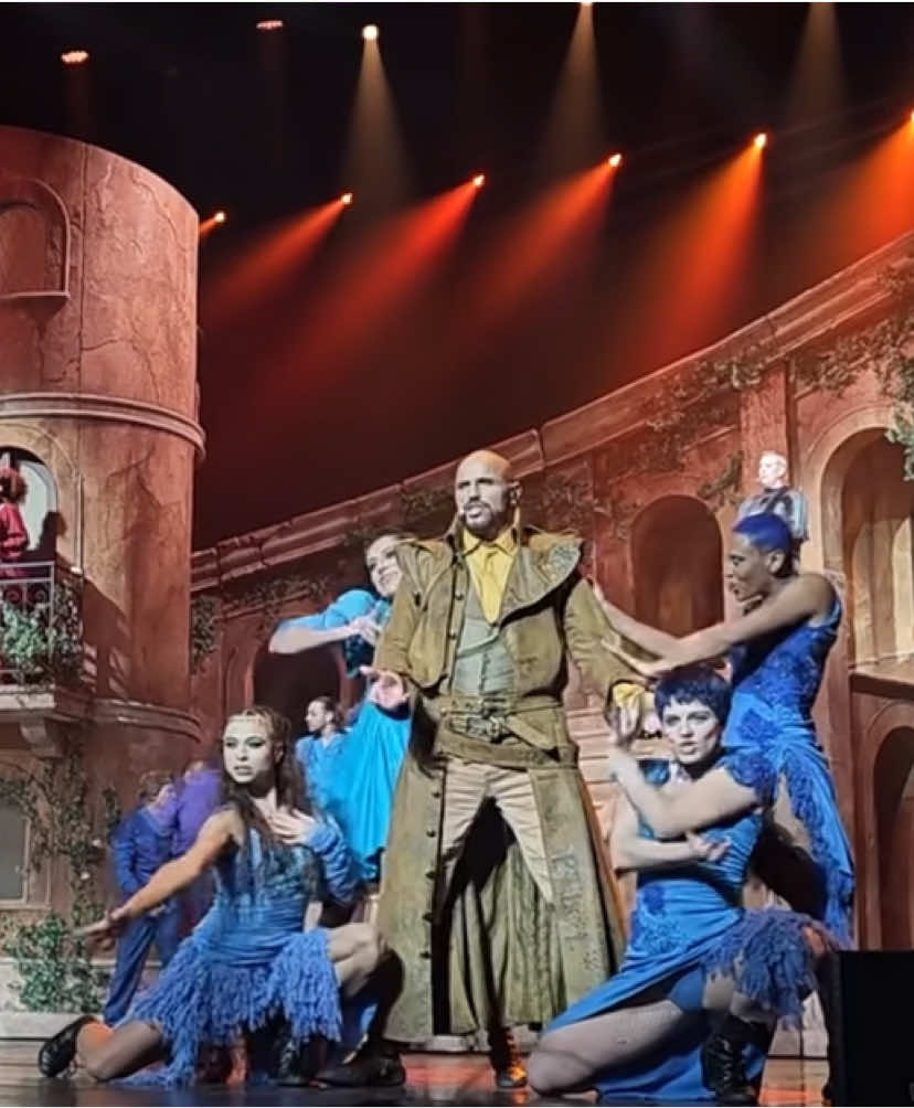 17.10.25| «Vérone»  Я буду переодически заливать  видео из тура РиДжа 🥹  #ромеоиджульетта  #romeoandjuliet #musical #musical #врек 