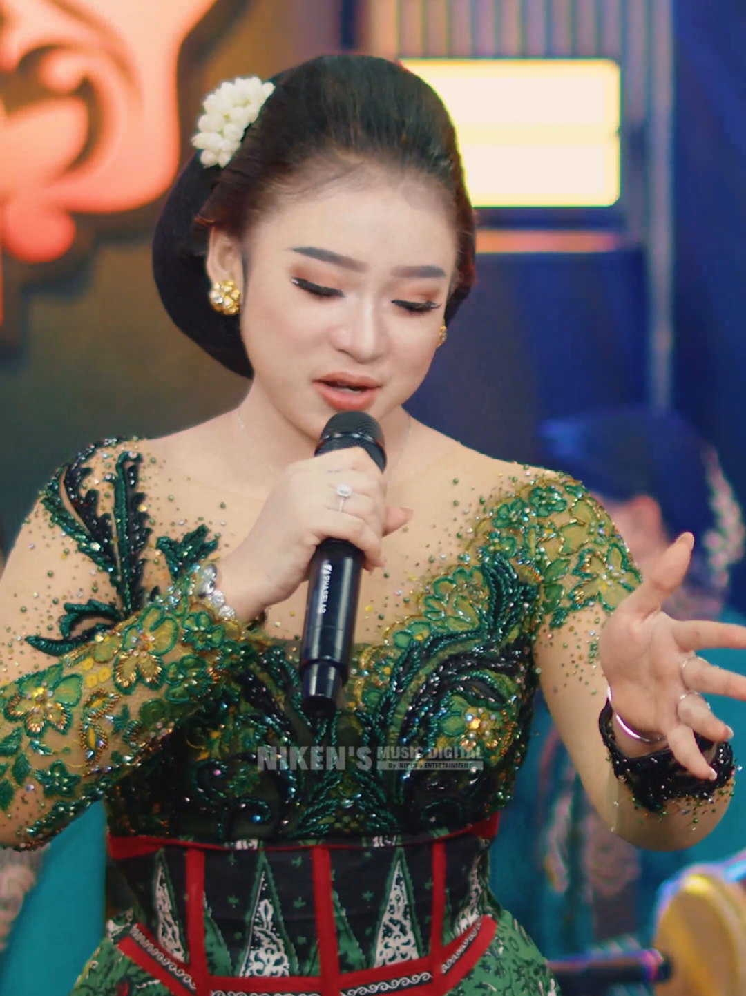 Sabar (Sinau Bareng) - Niken Salindry @nikensalindryrealll @kembarmusicdigital  .  Full Video On Youtube Channel Kembar Music Digital . #nikensalindry #nikensentertainment #nikensmusicdigital #sanidynusantara #kembarmusicdigital 