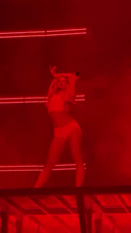 we couldn't stop thinking about u, boston. excited to be back ;) #tatemcrae #misspossessivetour 