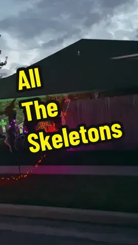 They go all out for spooky season #halloween #halloweendecor #headlesshorseman #giantskeleton #trickortreat 
