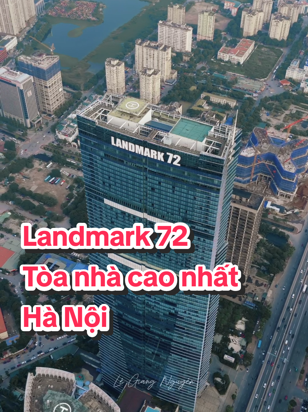 Landmark 72 - tòa nhà cao thứ 2 Việt Nam (sau Landmark 81)  là một khu phức hợp gồm 3 cao ốc khách sạn - văn phòng - căn hộ - trung tâm thương mại tại đường Phạm Hùng, quận Nam Từ Liêm, Hà Nội. Tổ hợp này được đầu tư và xây dựng bởi Tập đoàn Keangnam, tập đoàn đa quốc gia có trụ sở chính tại Dongdaemun-gu, Seoul, Hàn Quốc. Keangnam Landmark Tower được bàn giao từ 20 tháng 3 năm 2011 đến cuối tháng 12 năm 2011. Khi được hoàn thiện năm 2011, đây là tổ hợp công trình khép kín có diện tích lớn thứ 5 trên thế giới. Landmark 72 là toà nhà cao nhất Việt Nam từ năm 2011 cho đến tháng 2 năm 2018 và là cao ốc có diện tích sàn lớn nhất Việt Nam từ năm 2011 đến nay. #landmark72 #flycam #nguyenflycam 