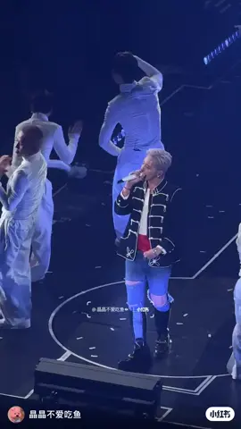#GD #gdragon #kwonyijong #worldtour #xuhuong 