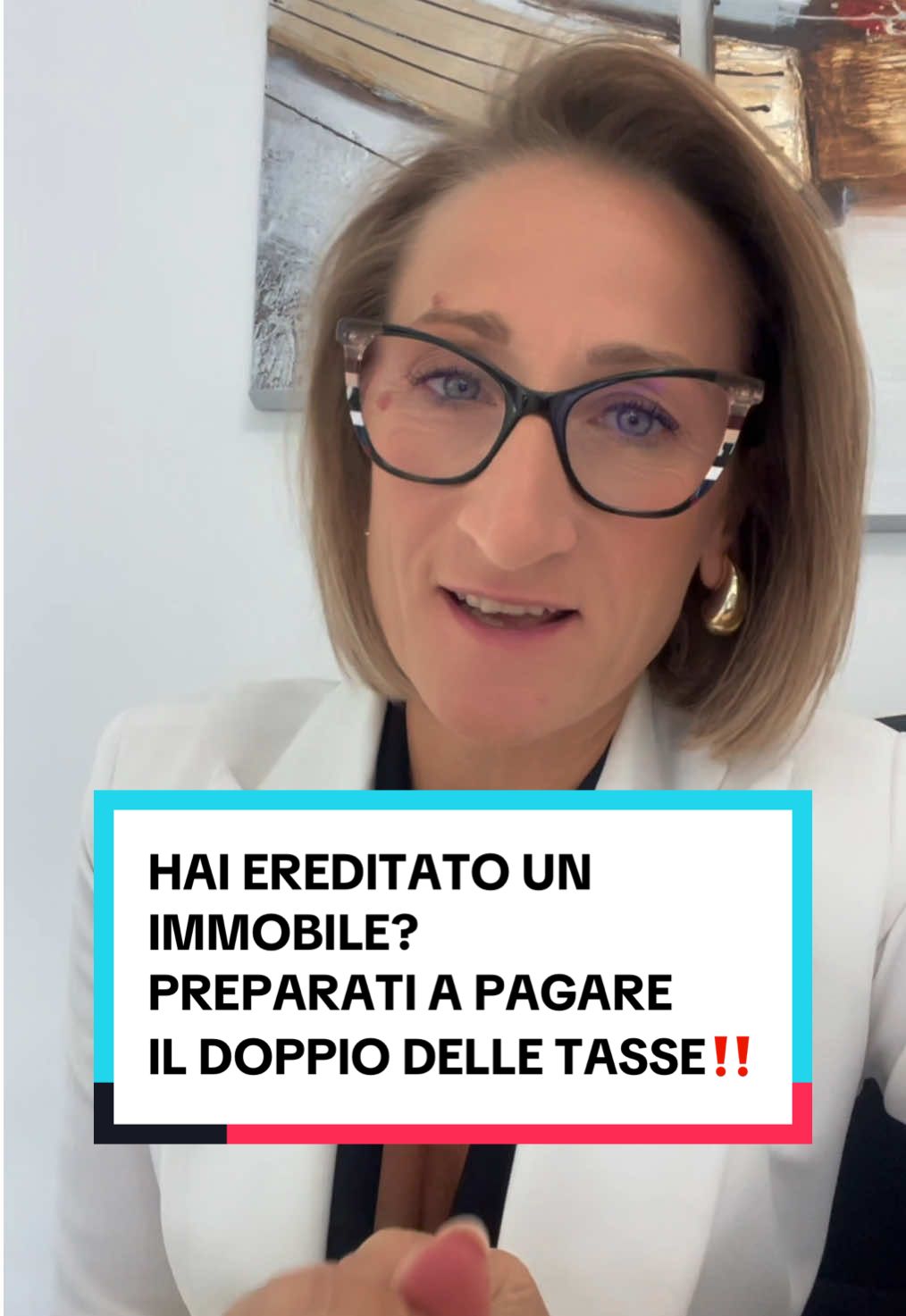 Hai ereditato un immobile?  ⚠️ Attenzione: potresti dover pagare il doppio delle tasse. Parliamo dell’accettazione tacita di eredità, che scatta quando rivendi l’immobile ricevuto. È un passaggio tecnico ma fondamentale: la proprietà viene trascritta nei registri, e questo genera un ulteriore costo. Tu lo sapevi? Scrivimelo nei commenti. Per una consulenza immobiliare personalizzata puoi scrivermi in DM. #venderecasa #luciadangela #ereditarecasa 