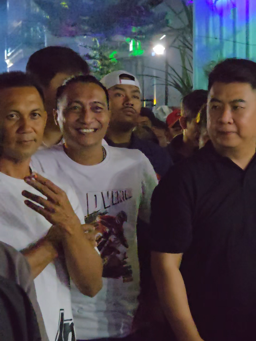 Cak Wan Kedatangan Tamu Spesial Bos CRIMSON & Bos HPRO #fyp #viral #karnavalbaturetnosingosari #riswanda #hpro 