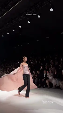 เรื่องเล่นผ้า สะบัดผ้าใครจะมาต้านแม่ ! นางแบบโลก 🚨🔥💯 @khemanit jamikorn cr. Ruk.Sherene 🙏🏻 #bifw2025 #แพนเค้กเขมนิจ #ทีมแพนเค้ก #pancakekhemanit 