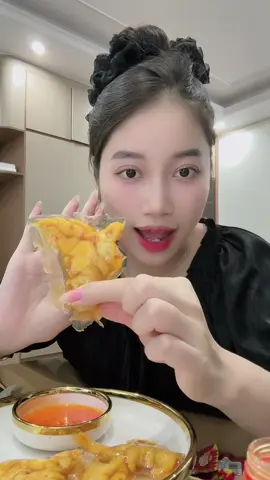 Đừng nói là không thèm đi. Mukbang chân gà bà Tuyết hehe 🤤 #changabatuyet #mukbang #thanhhuyenboutique #xuhuong 