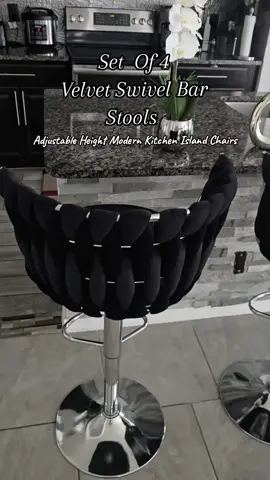 Preciosas💖😍 Conjunto De 4 Sillas De Barra Giratorias De Terciopelo Con Altura Ajustable👌🏼✨️  @AWQM  #homedecor #homefurniture #tiktokshopblackfriday #tiktokshopcybermonday #barstoolsports   