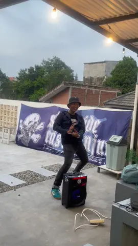 menang mah bebas kedah di enjoy ken💙 #persib #casualstyle 