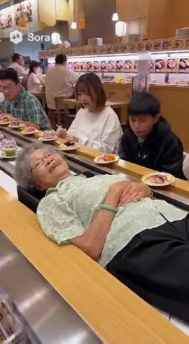 人體迴轉壽司 #sora2 #fyp #2025 #fypシ゚ #aiart #aigenerated #ai #aiwork #meme #sushi #壽司 