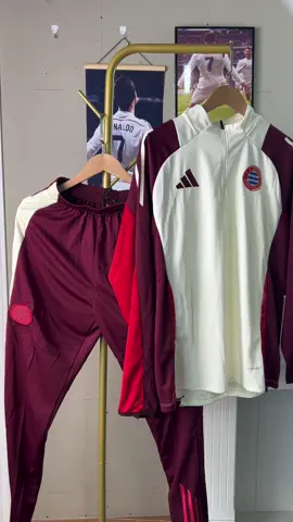Bayern 2025/2026 tracksuits #football #bayernmunich #musiala #jersey 